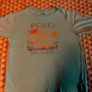 This is a used polo T-shirt in good condition used to be 25 now for 10